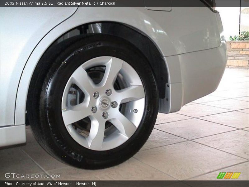 Radiant Silver Metallic / Charcoal 2009 Nissan Altima 2.5 SL