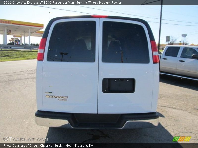 Summit White / Medium Pewter 2011 Chevrolet Express LT 3500 Passenger Van