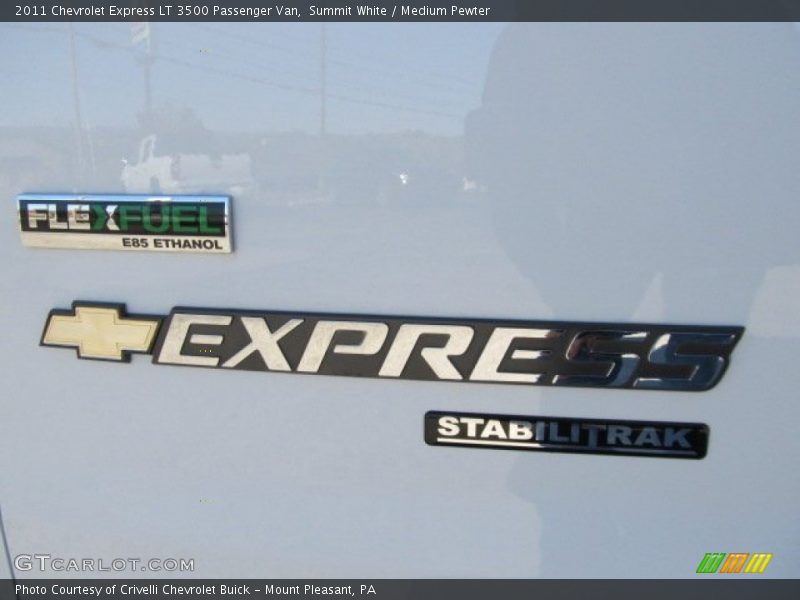 Summit White / Medium Pewter 2011 Chevrolet Express LT 3500 Passenger Van