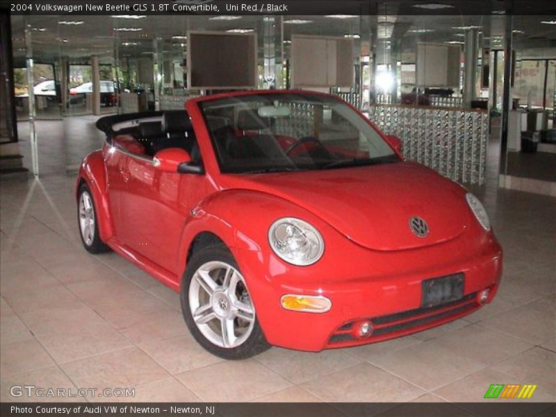 Uni Red / Black 2004 Volkswagen New Beetle GLS 1.8T Convertible