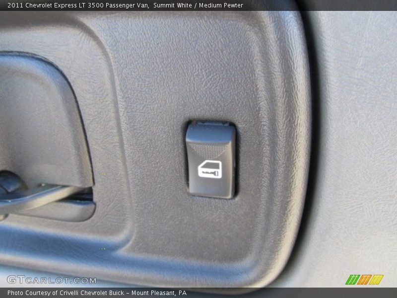 Summit White / Medium Pewter 2011 Chevrolet Express LT 3500 Passenger Van