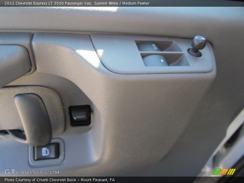 Summit White / Medium Pewter 2011 Chevrolet Express LT 3500 Passenger Van