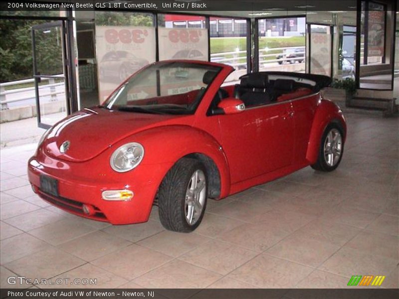 Uni Red / Black 2004 Volkswagen New Beetle GLS 1.8T Convertible