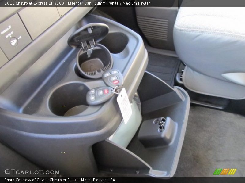 Summit White / Medium Pewter 2011 Chevrolet Express LT 3500 Passenger Van