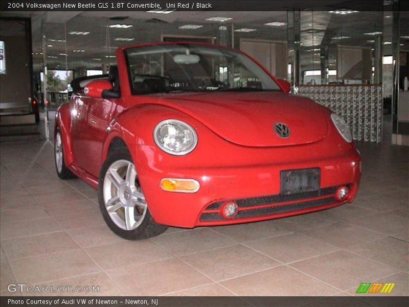 Uni Red / Black 2004 Volkswagen New Beetle GLS 1.8T Convertible