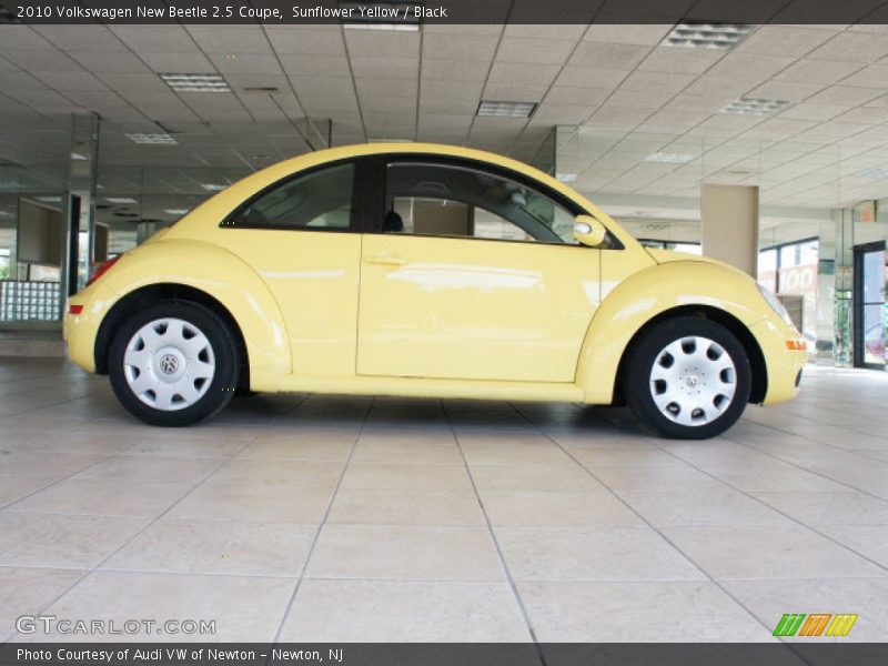 Sunflower Yellow / Black 2010 Volkswagen New Beetle 2.5 Coupe