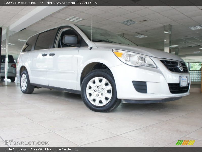 Mercury Sliver Metallic / Aero Grey 2009 Volkswagen Routan S