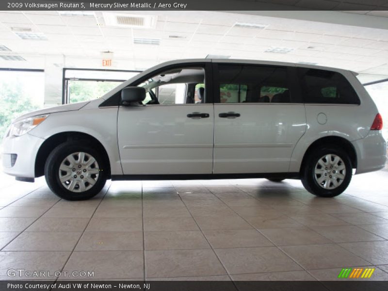 Mercury Sliver Metallic / Aero Grey 2009 Volkswagen Routan S