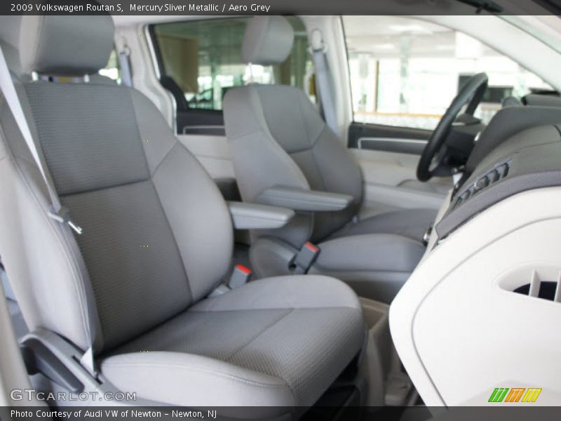 Mercury Sliver Metallic / Aero Grey 2009 Volkswagen Routan S