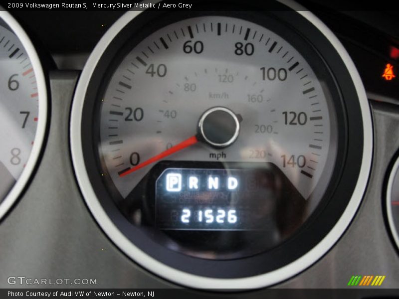 Mercury Sliver Metallic / Aero Grey 2009 Volkswagen Routan S