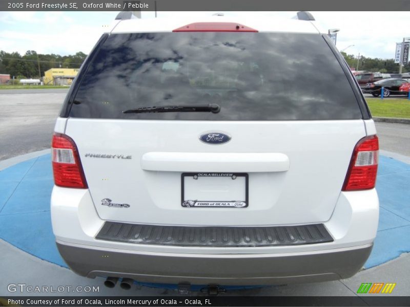 Oxford White / Pebble 2005 Ford Freestyle SE