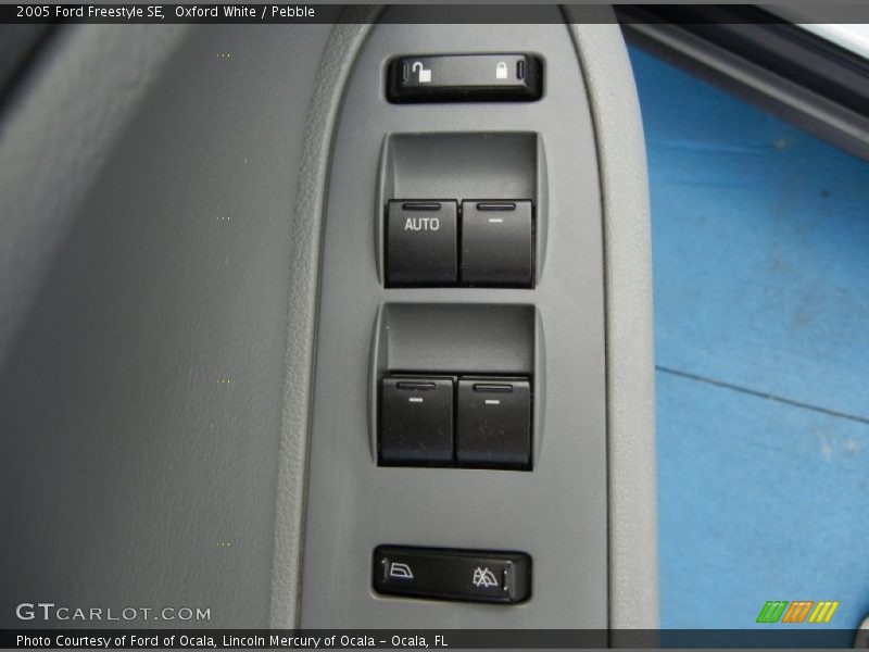 Oxford White / Pebble 2005 Ford Freestyle SE