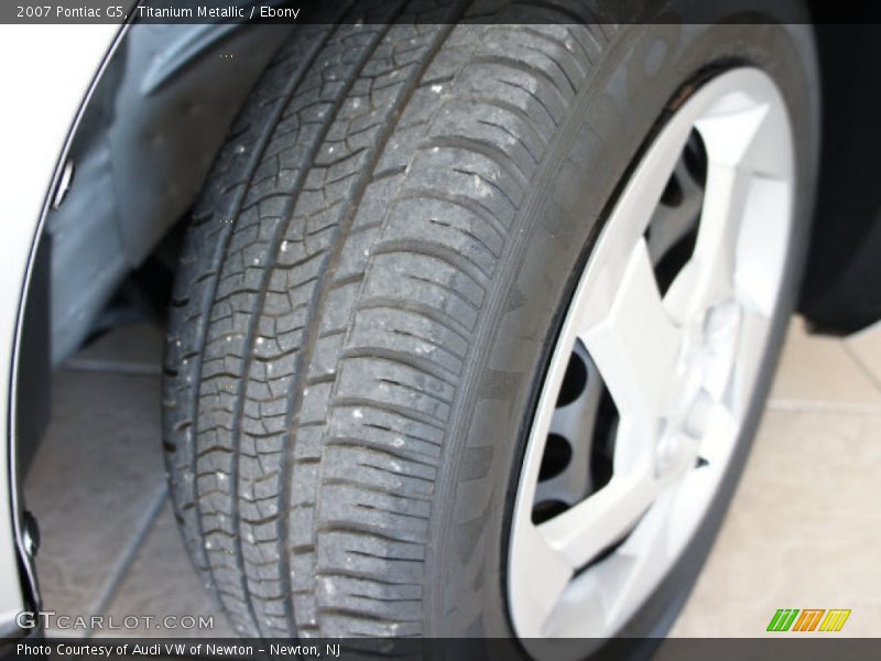 Titanium Metallic / Ebony 2007 Pontiac G5