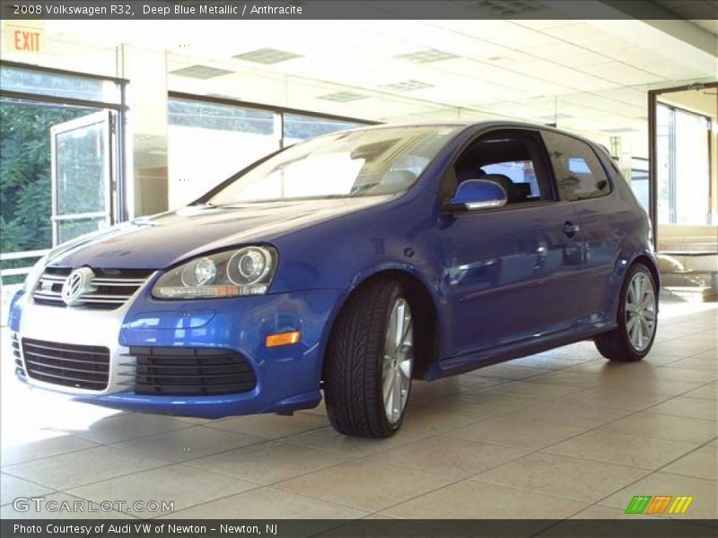 Front 3/4 View of 2008 R32 