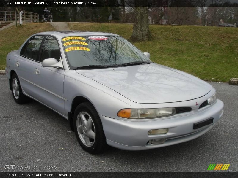 Silver Pearl Metallic / Gray 1995 Mitsubishi Galant S