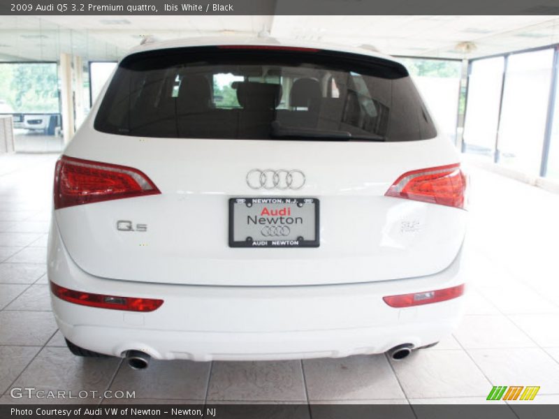 Ibis White / Black 2009 Audi Q5 3.2 Premium quattro