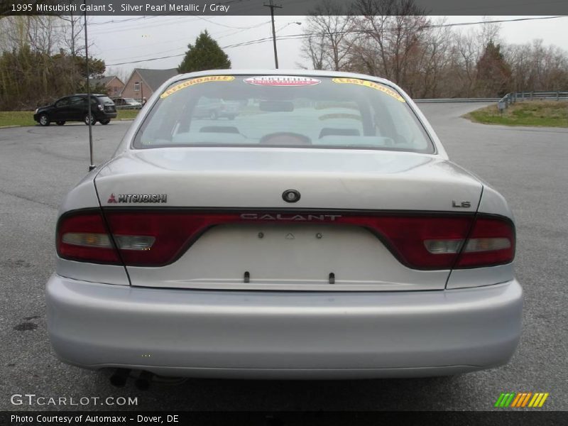 Silver Pearl Metallic / Gray 1995 Mitsubishi Galant S