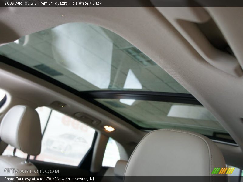 Sunroof of 2009 Q5 3.2 Premium quattro