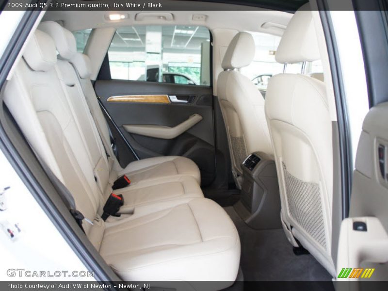 Ibis White / Black 2009 Audi Q5 3.2 Premium quattro