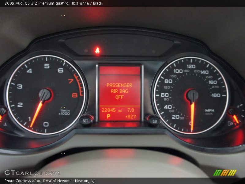  2009 Q5 3.2 Premium quattro 3.2 Premium quattro Gauges