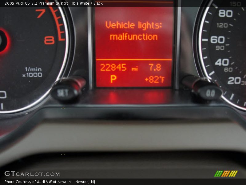 Ibis White / Black 2009 Audi Q5 3.2 Premium quattro