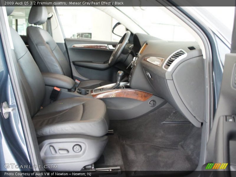 Meteor Gray Pearl Effect / Black 2009 Audi Q5 3.2 Premium quattro