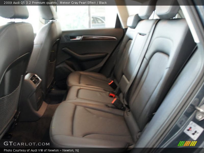 Meteor Gray Pearl Effect / Black 2009 Audi Q5 3.2 Premium quattro