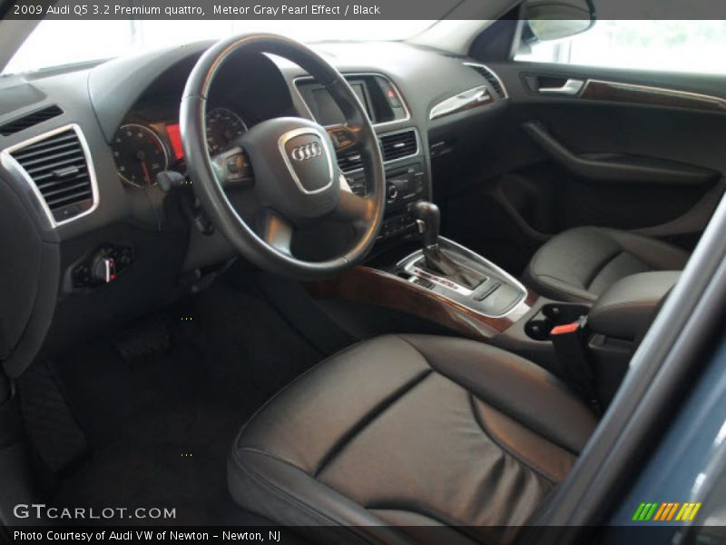 Meteor Gray Pearl Effect / Black 2009 Audi Q5 3.2 Premium quattro