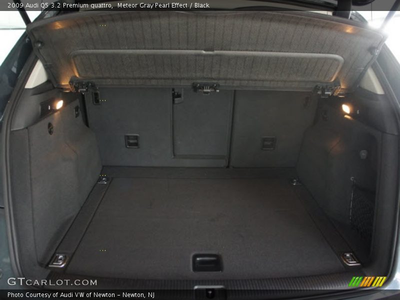 Meteor Gray Pearl Effect / Black 2009 Audi Q5 3.2 Premium quattro