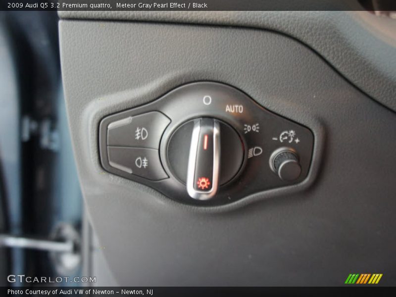 Meteor Gray Pearl Effect / Black 2009 Audi Q5 3.2 Premium quattro