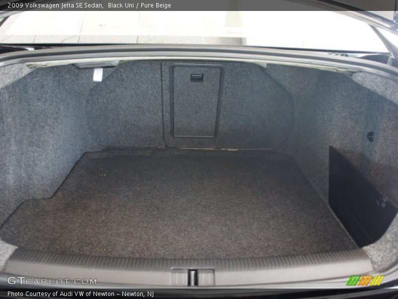 Black Uni / Pure Beige 2009 Volkswagen Jetta SE Sedan