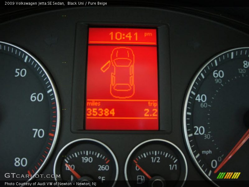 Black Uni / Pure Beige 2009 Volkswagen Jetta SE Sedan