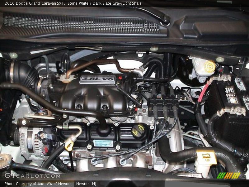 Stone White / Dark Slate Gray/Light Shale 2010 Dodge Grand Caravan SXT