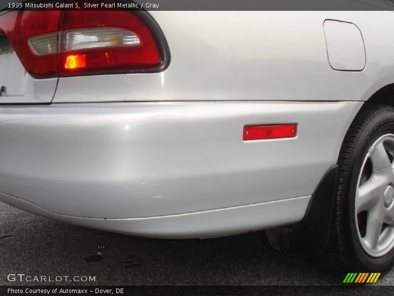 Silver Pearl Metallic / Gray 1995 Mitsubishi Galant S