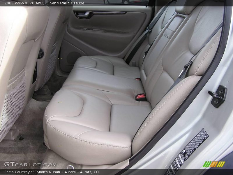Silver Metallic / Taupe 2005 Volvo XC70 AWD