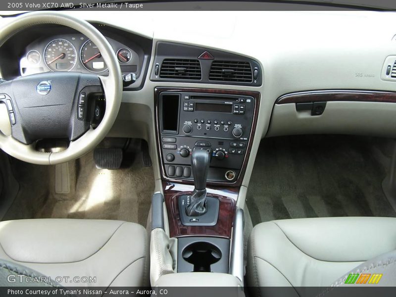Silver Metallic / Taupe 2005 Volvo XC70 AWD