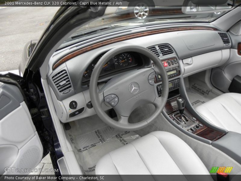 Dashboard of 2001 CLK 320 Cabriolet