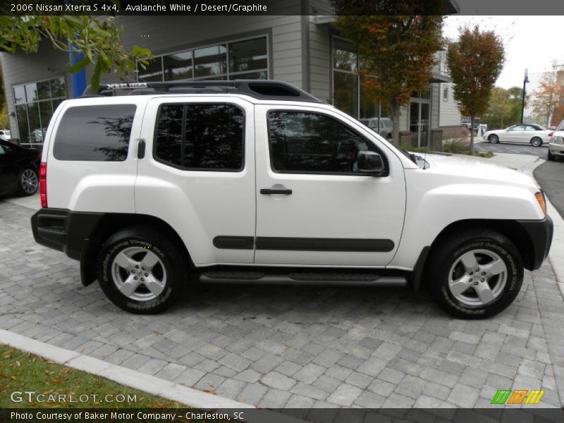 Avalanche White / Desert/Graphite 2006 Nissan Xterra S 4x4