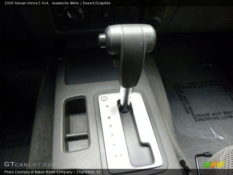 Avalanche White / Desert/Graphite 2006 Nissan Xterra S 4x4