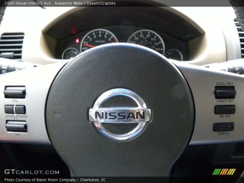 Avalanche White / Desert/Graphite 2006 Nissan Xterra S 4x4