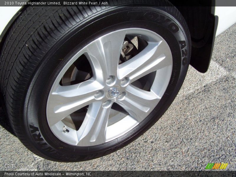 Blizzard White Pearl / Ash 2010 Toyota Highlander Limited