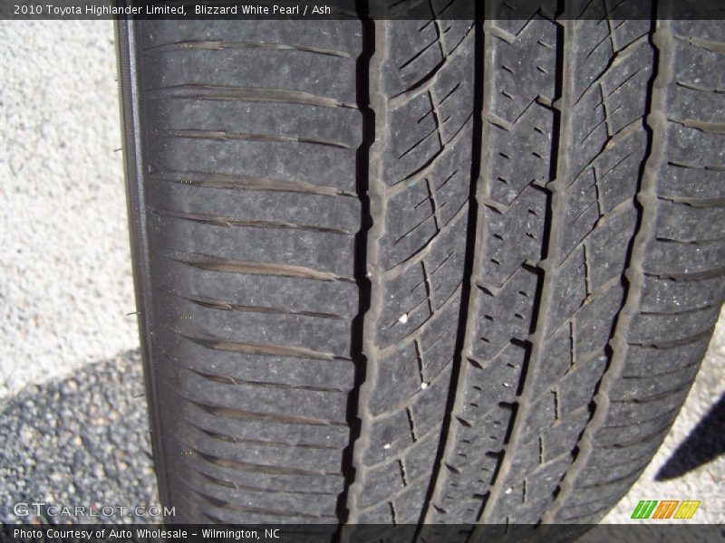 Blizzard White Pearl / Ash 2010 Toyota Highlander Limited