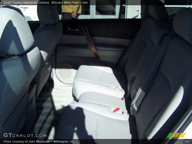 Blizzard White Pearl / Ash 2010 Toyota Highlander Limited