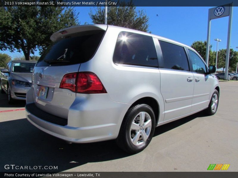 Mercury Silver Metallic / Aero Gray 2010 Volkswagen Routan SE