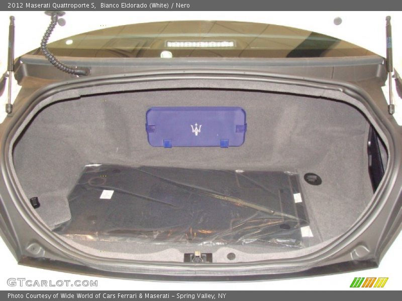  2012 Quattroporte S Trunk