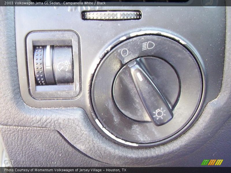 Campanella White / Black 2003 Volkswagen Jetta GL Sedan