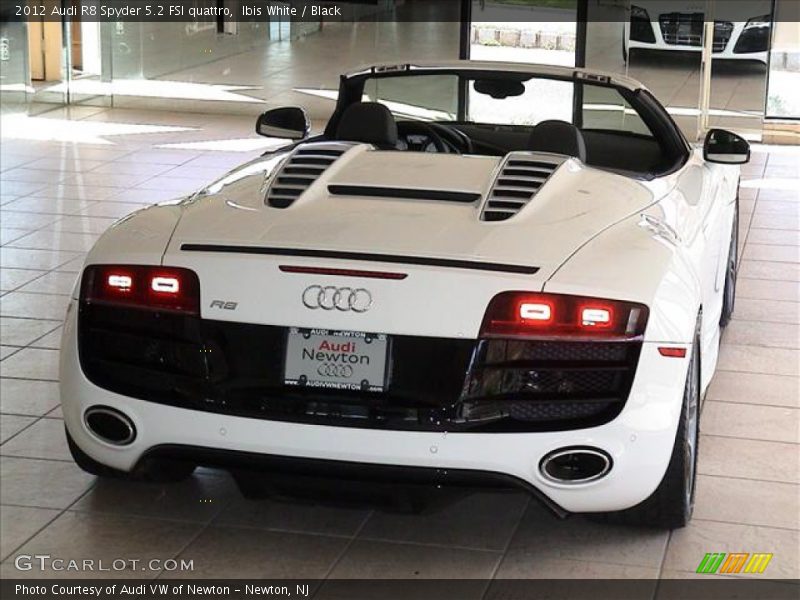 Ibis White / Black 2012 Audi R8 Spyder 5.2 FSI quattro