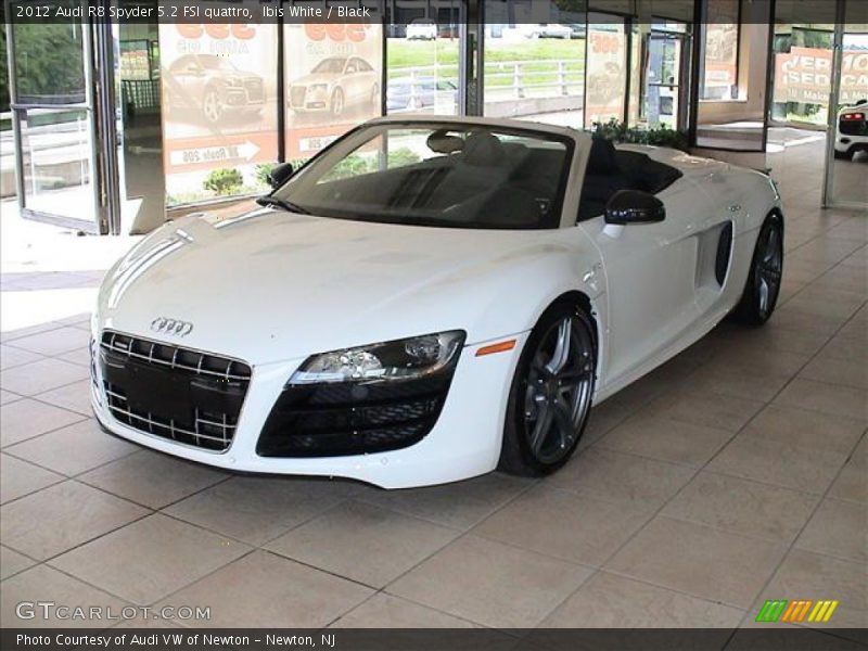 Front 3/4 View of 2012 R8 Spyder 5.2 FSI quattro