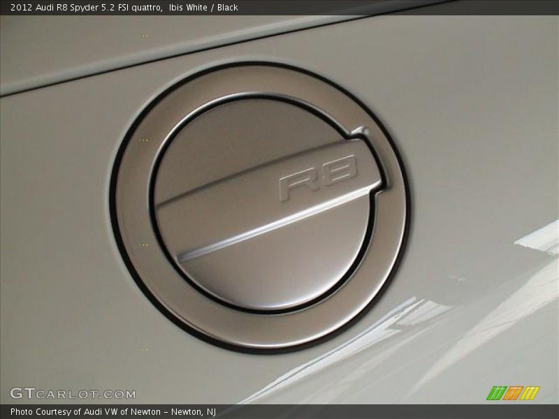  2012 R8 Spyder 5.2 FSI quattro Logo