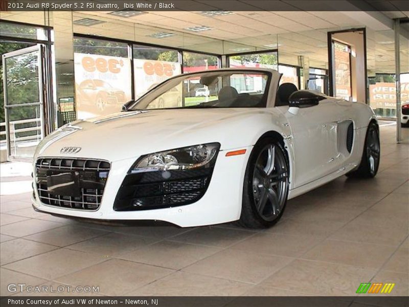 Front 3/4 View of 2012 R8 Spyder 5.2 FSI quattro